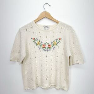Susan Bristol Vintage Women’s Short Sleeve Multi Floral Cream Crop Knit Sweater